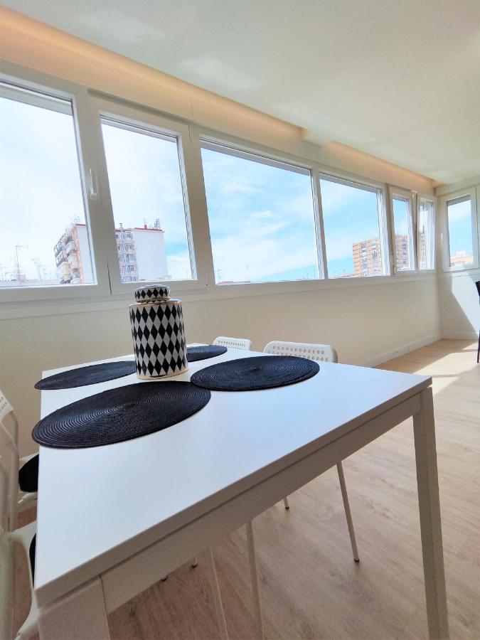Aljarafe Central Square - By Pro Apartments San Juan de Aznalfarache Exterior photo